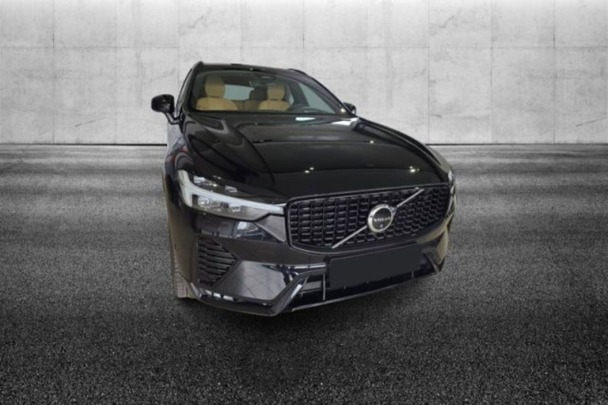 Volvo XC60 B5 (d) AWD automatico Ultimate Dark (5)