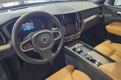 Volvo XC60 B5 (d) AWD automatico Ultimate Dark (6)