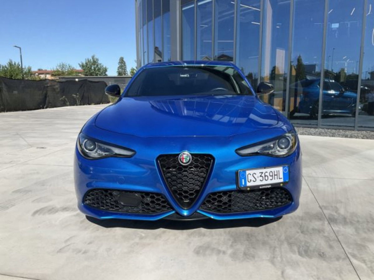 Alfa Romeo Giulia 2.0 Turbo 280 CV AT8 AWD Q4 Veloce (2)