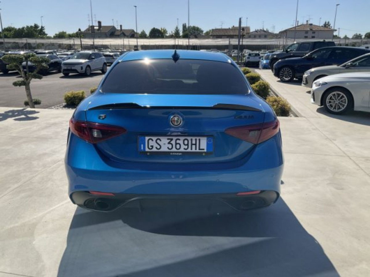 Alfa Romeo Giulia 2.0 Turbo 280 CV AT8 AWD Q4 Veloce (7)