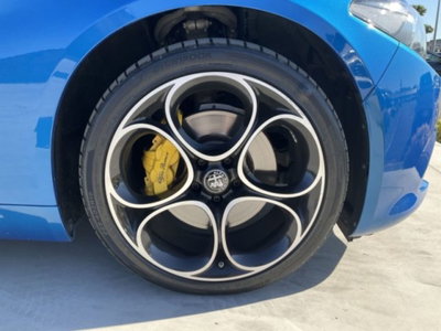 Alfa Romeo Giulia 2.0 Turbo 280 CV AT8 AWD Q4 Veloce (8)