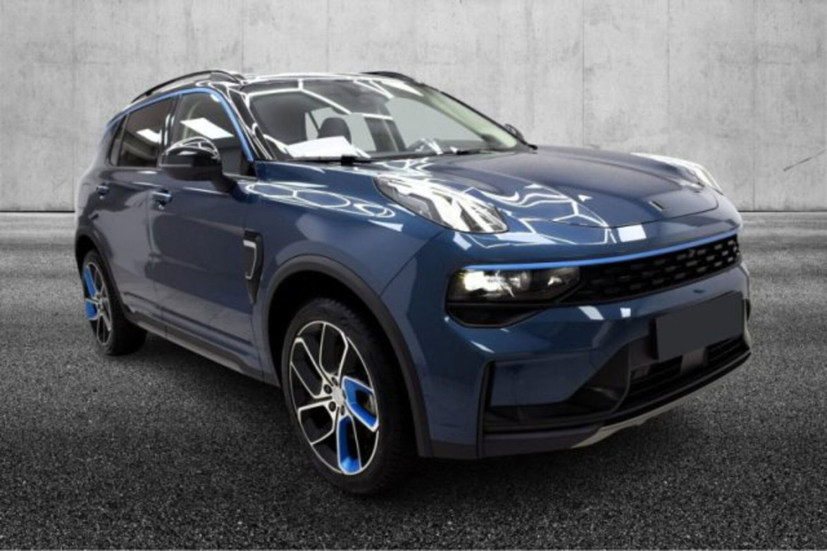 Lynk & Co 01 01 1.5 td phev (2)