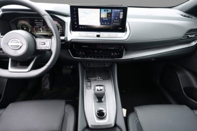 Nissan Qashqai 1.3 mhev Tekna 4wd 158cv xtronic (5)