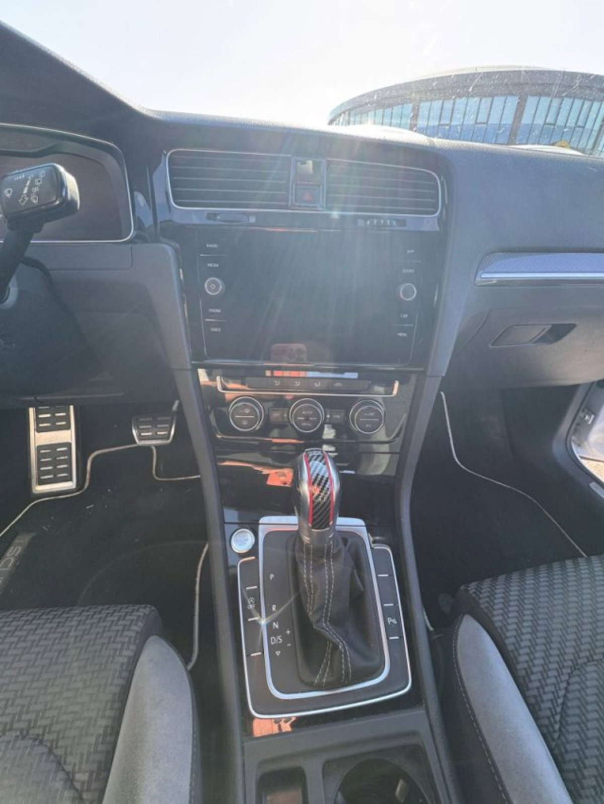 Land Rover Range Rover Velar 2.0D I4 240 CV SE (6)
