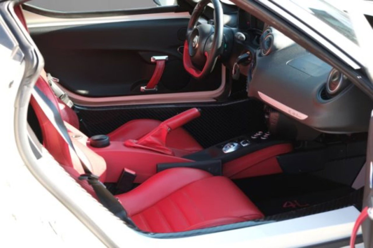 Alfa Romeo 4C Coupé 4C 1750 TBi (6)