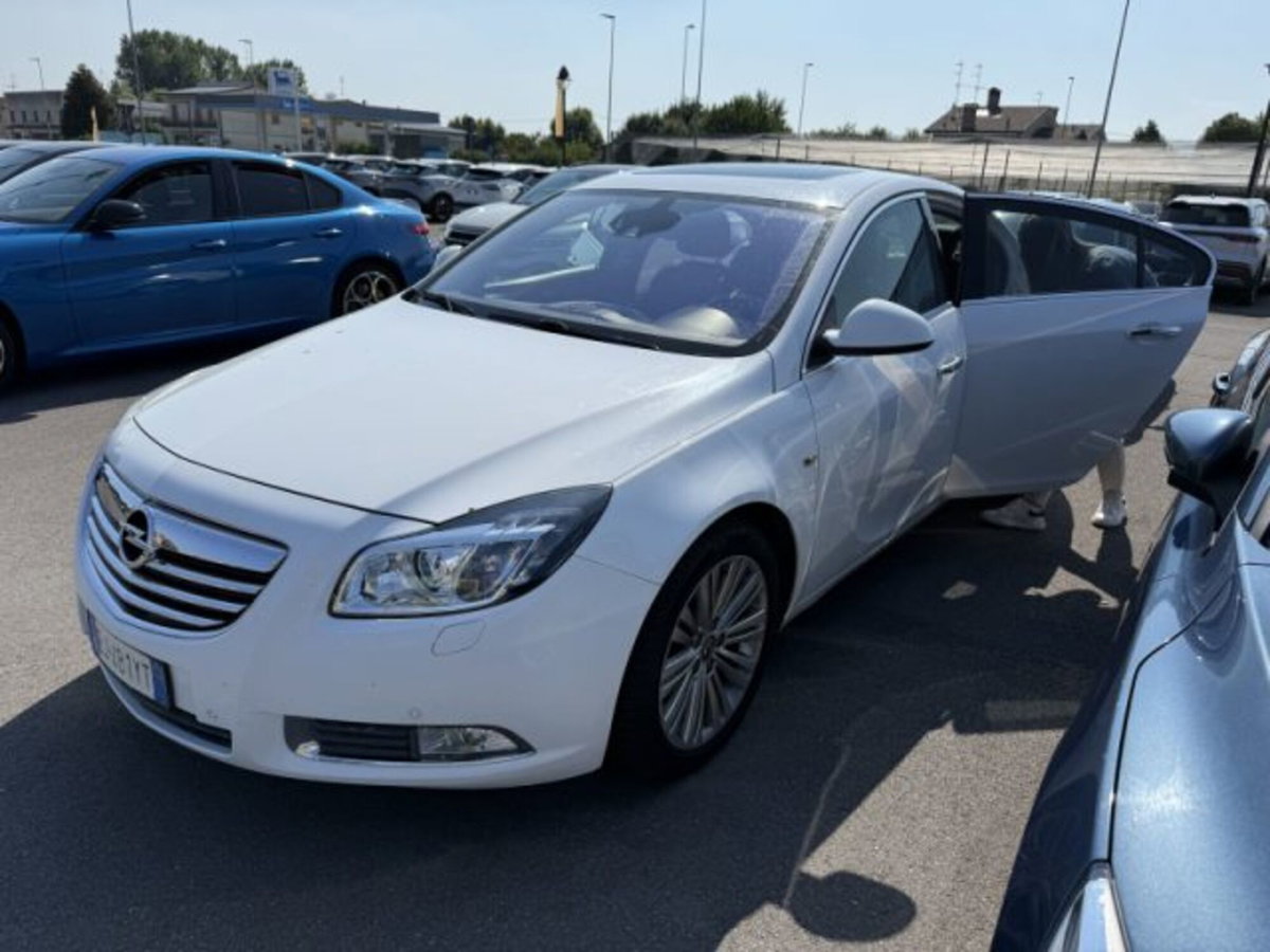 Opel Insignia CDTI 4x4 160CV 4 porte Cosmo (3)