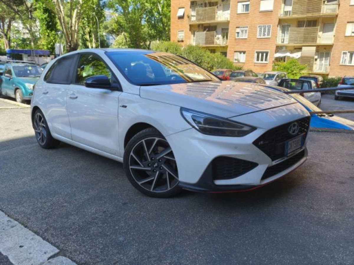 Hyundai i30 Fastback 1.5 T-GDI iMT 48V N-Line (2)