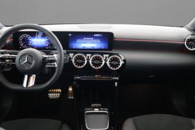 Mercedes-Benz Classe A 200 AMG Line Premium Plus auto (6)