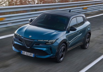 Alfa Romeo Junior 1.2 ibrida Q4 Sprint 145cv edct6 (3)