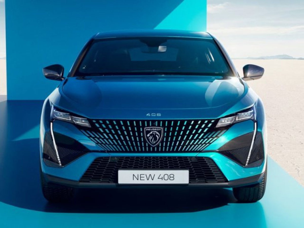 Peugeot 408 Hybrid 225 e-EAT8 First Edition (2)