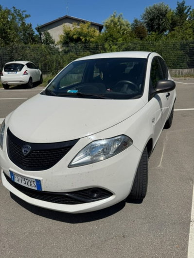 Lancia Ypsilon 1.2 69 CV 5 porte GPL Ecochic Elefantino Blu usata
