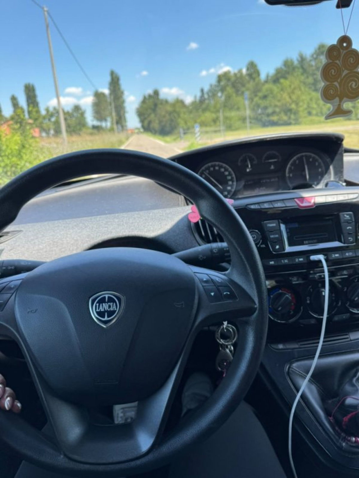 Lancia Ypsilon 1.2 69 CV 5 porte GPL Ecochic Elefantino Blu (7)
