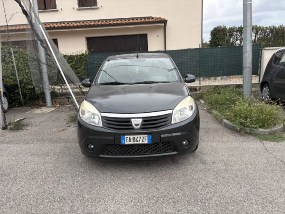 Dacia Sandero 1.4 8V GPL Lauréate (2)