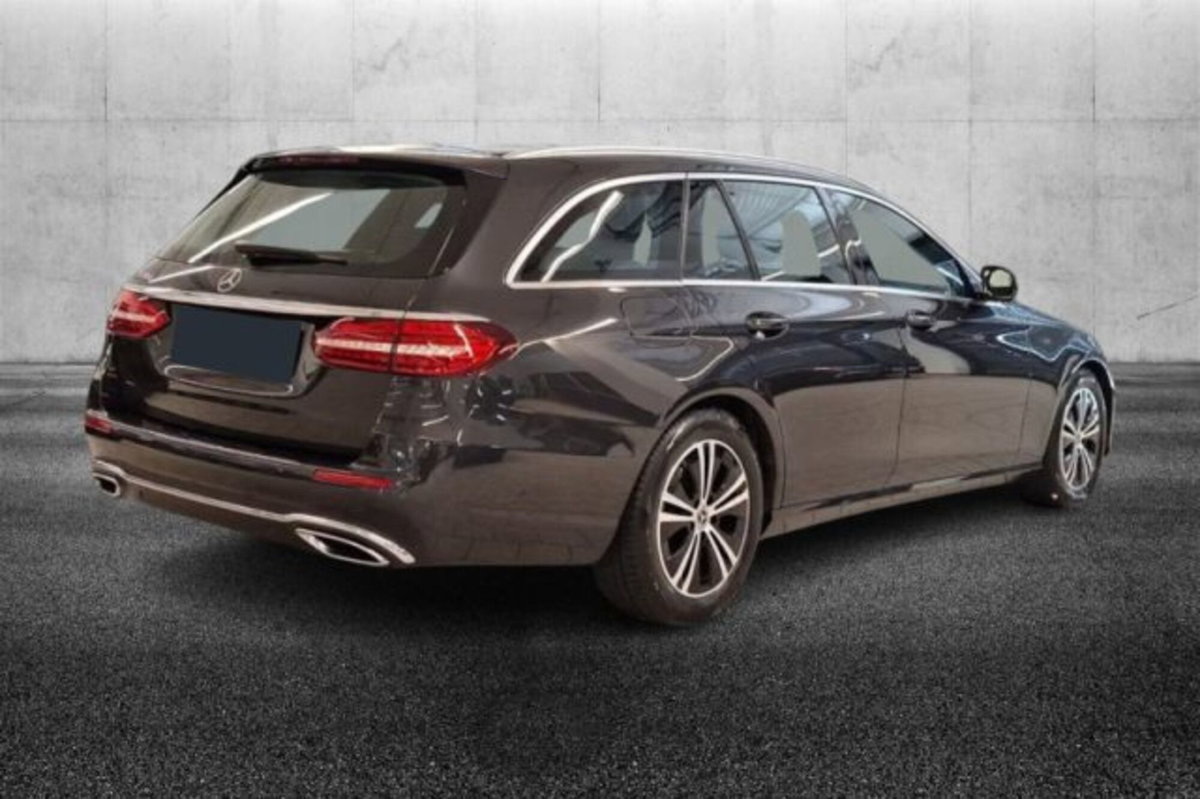 Mercedes-Benz Classe E Station Wagon 220 d Mild hybrid Auto Sport (3)