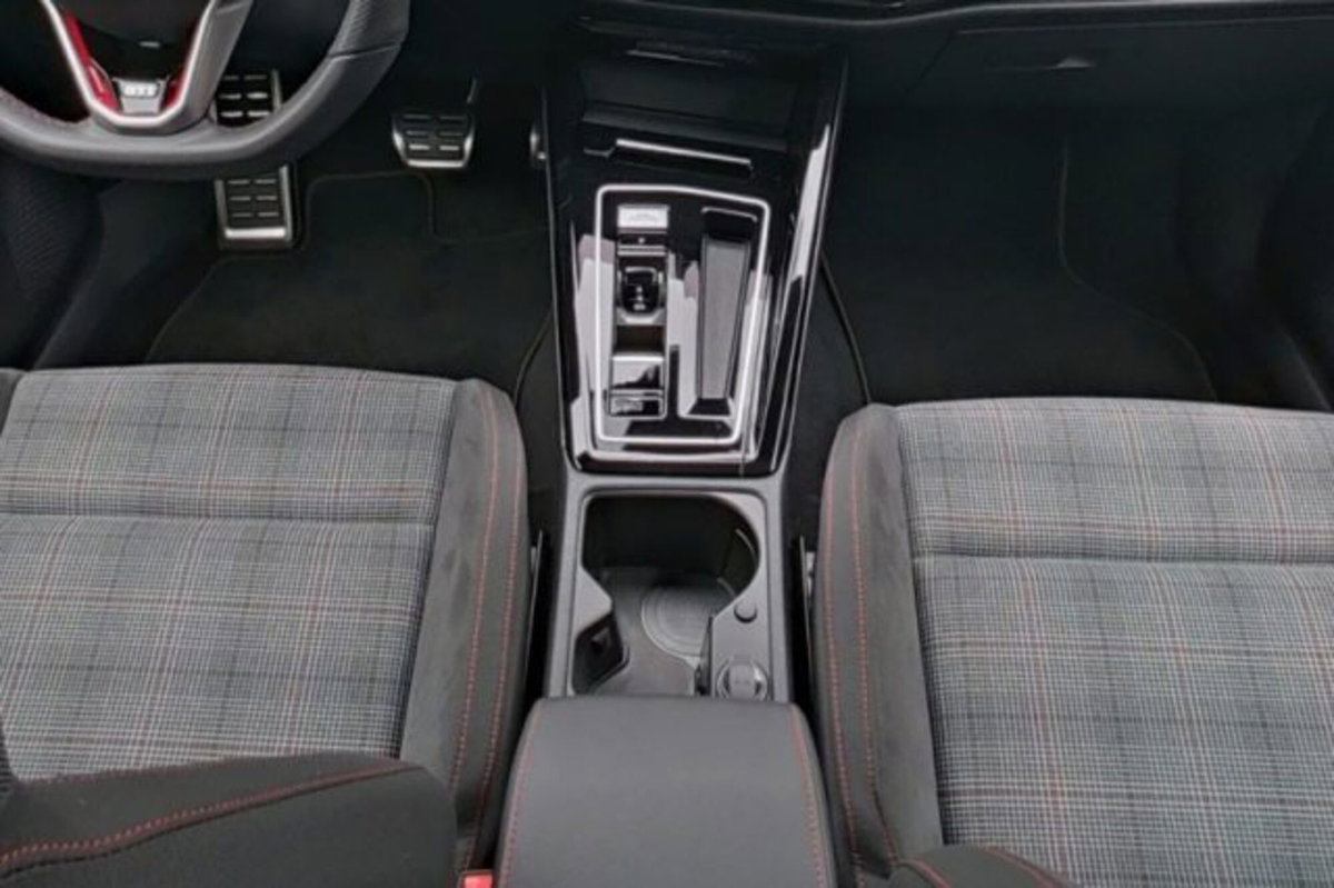 Volkswagen Golf 2.0 tsi GTI 265cv dsg (7)