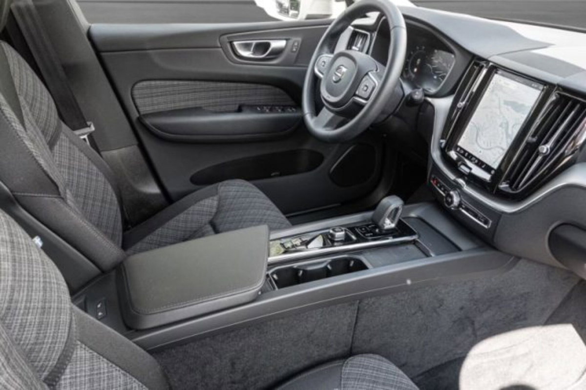 Volvo XC60 B4 automatico Core (7)