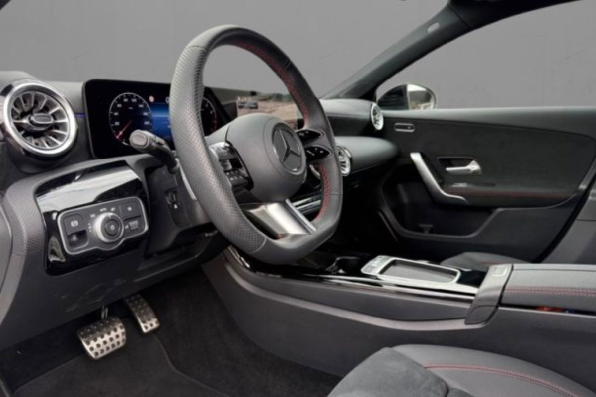 Mercedes-Benz Classe A 250 AMG Line Premium Plus 4matic auto (7)