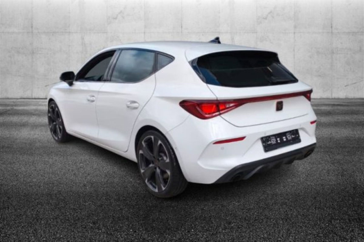 Cupra Leon Leon 2.0 TSI 245 CV DSG VZ Carbon (2)
