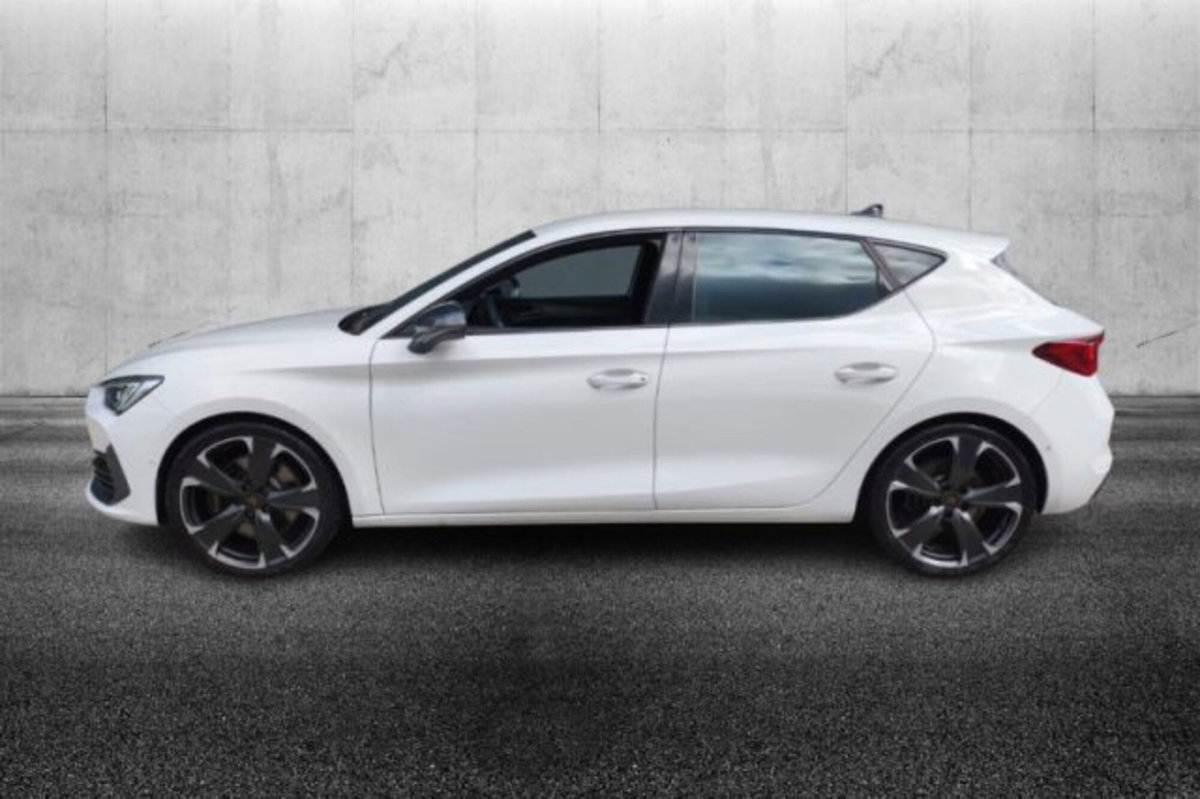 Cupra Leon Leon 2.0 TSI 245 CV DSG VZ Carbon (3)