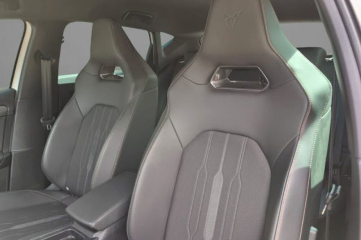 Cupra Leon Leon 2.0 TSI 245 CV DSG VZ Carbon (5)