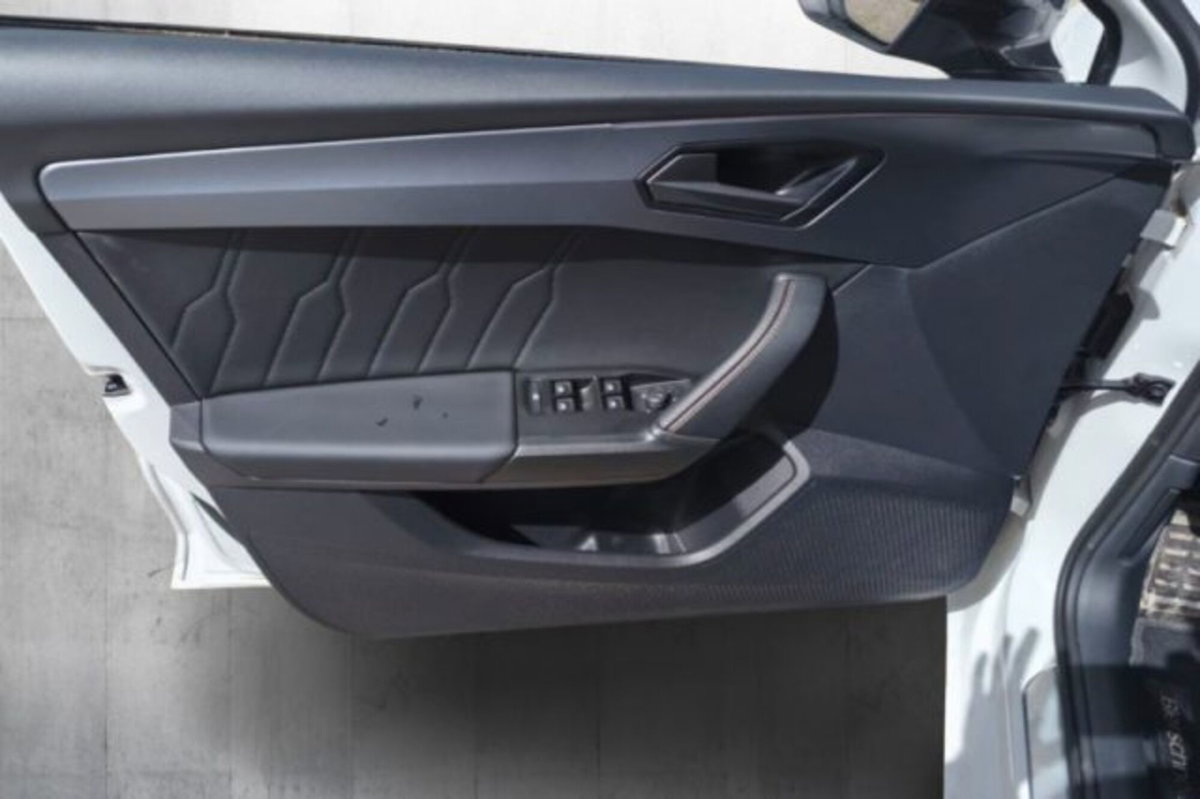 Cupra Leon Leon 2.0 TSI 245 CV DSG VZ Carbon (7)