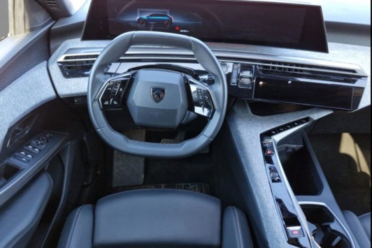 Peugeot 5008 1.2 hybrid Allure 145cv 7p.ti e-dcs6 (4)