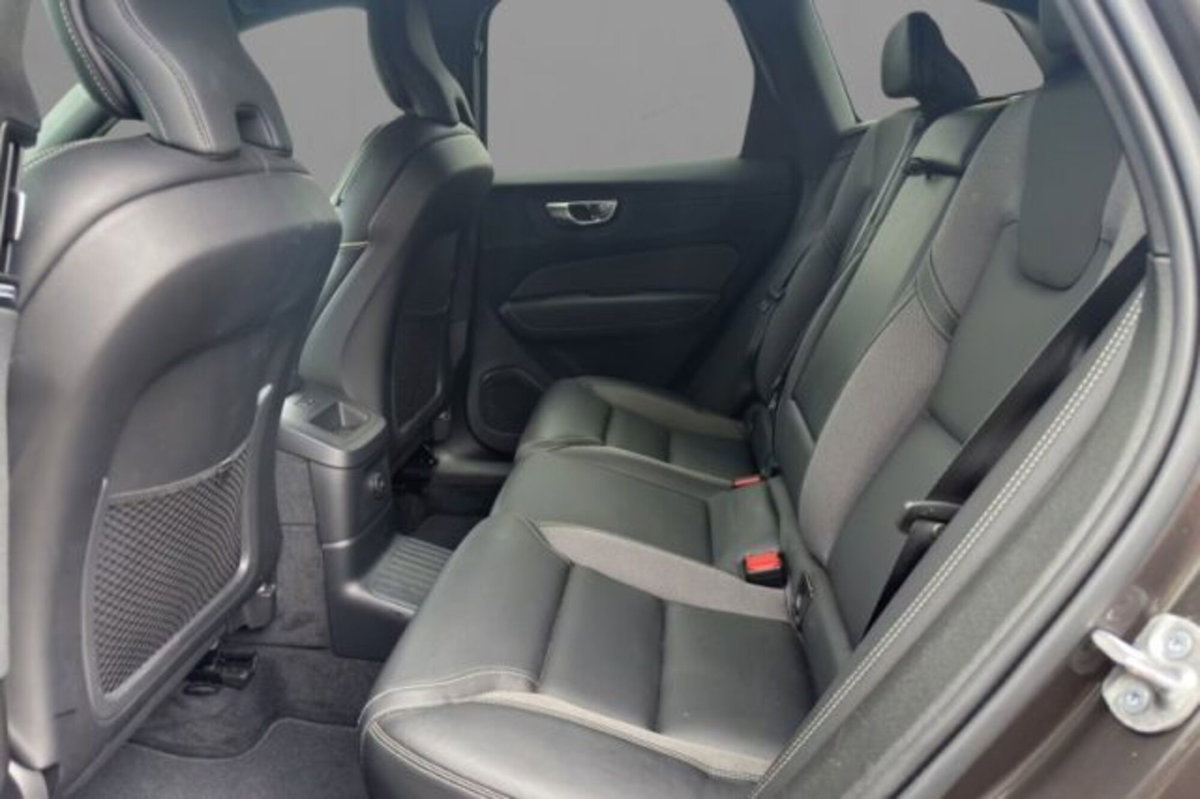 Volvo XC60 T6 Recharge AWD Plug-in Hybrid R-design (7)
