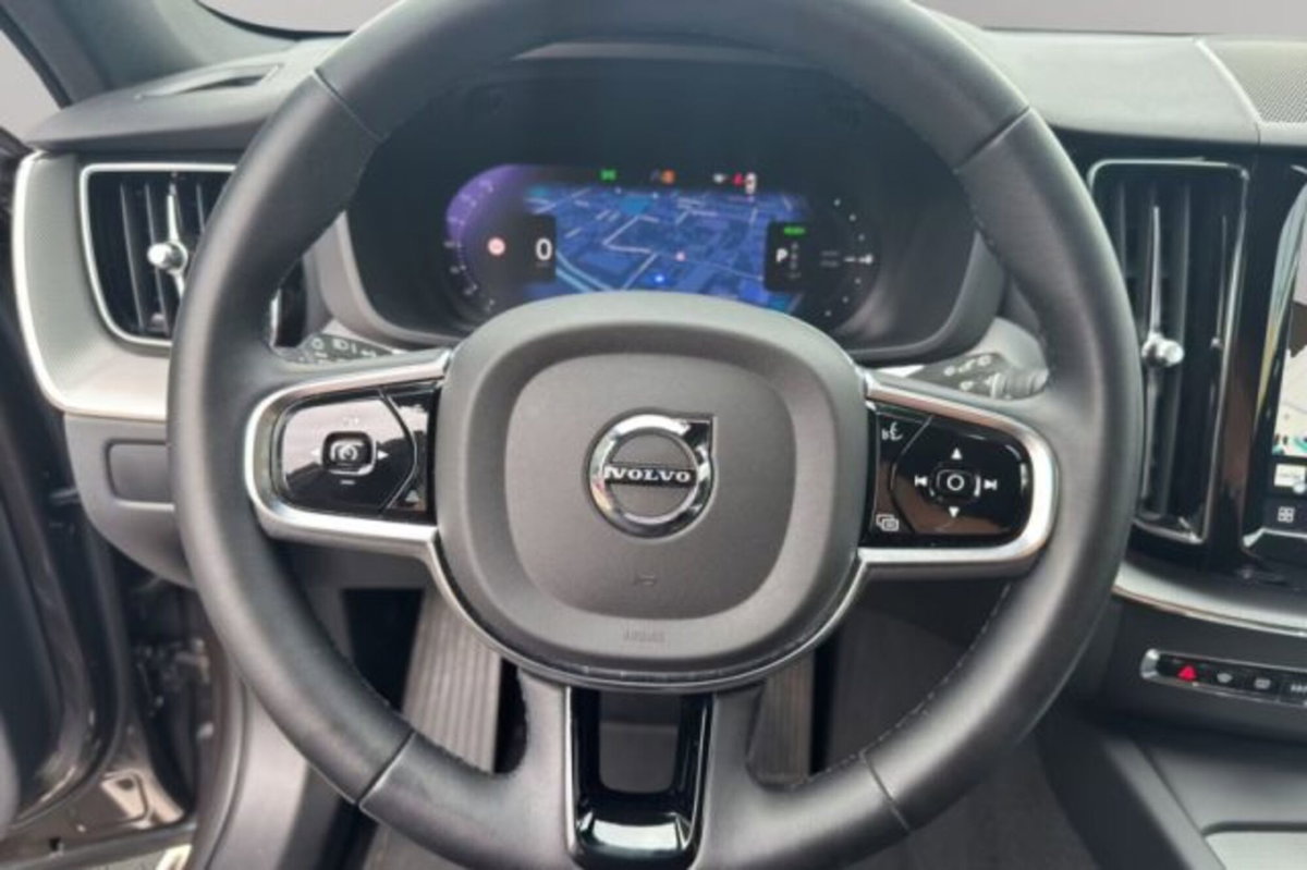 Volvo XC60 T6 Recharge AWD Plug-in Hybrid R-design (8)