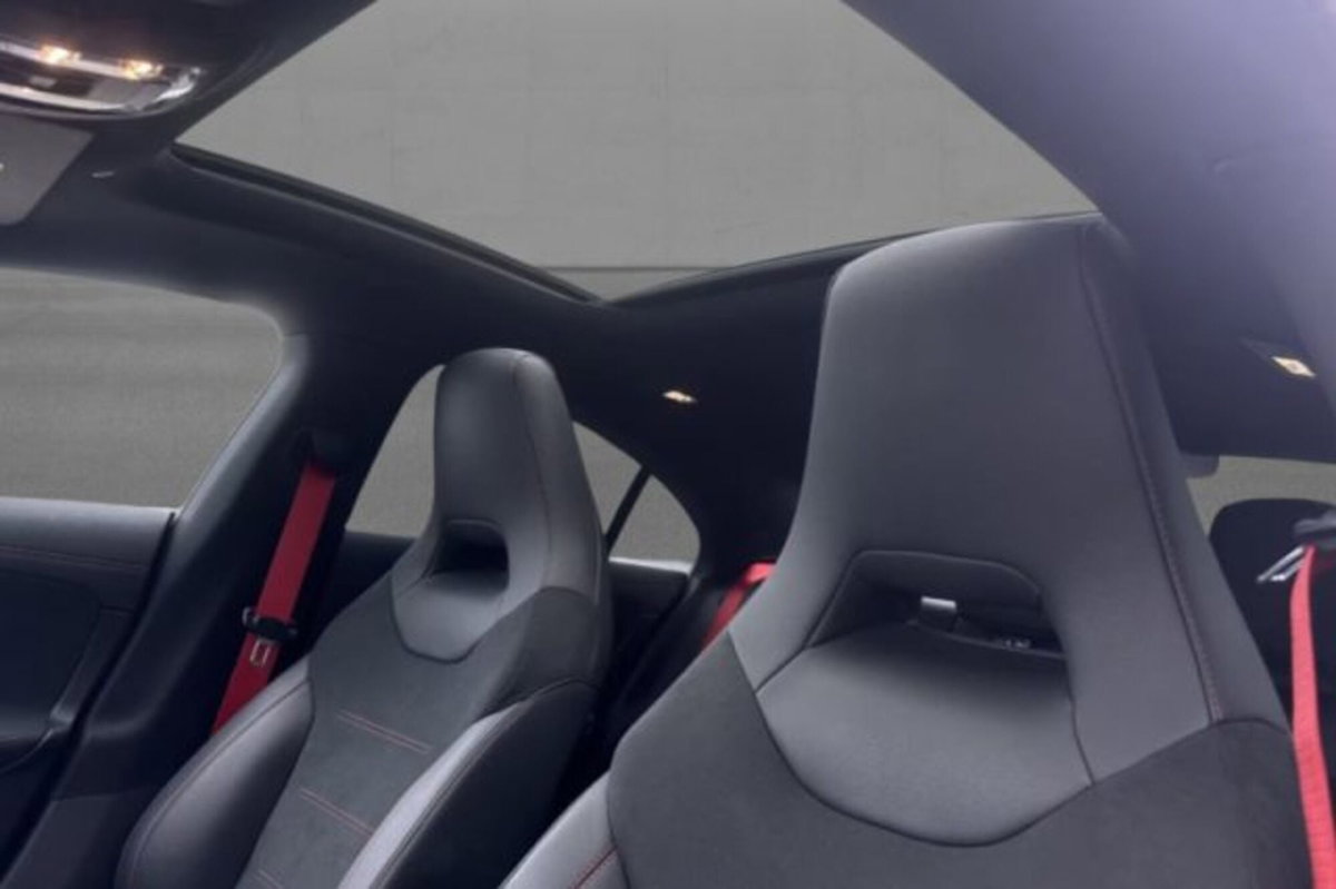 Mercedes-Benz CLA 35 AMG 4Matic (8)