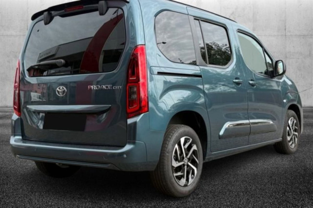Toyota Proace City Verso City Verso 1.5D 130 CV S&S Long Lounge (4)
