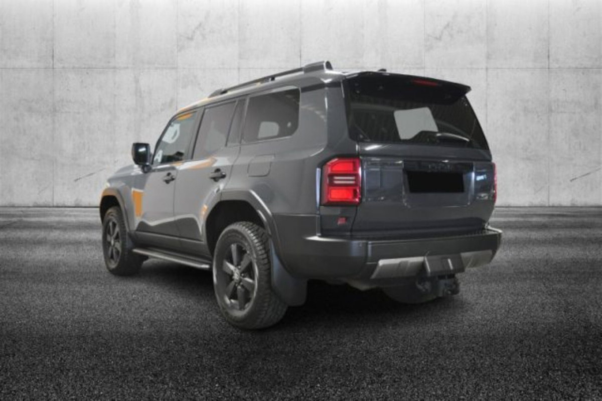 Toyota Land Cruiser 2.8 d-4d Lounge awd auto (3)