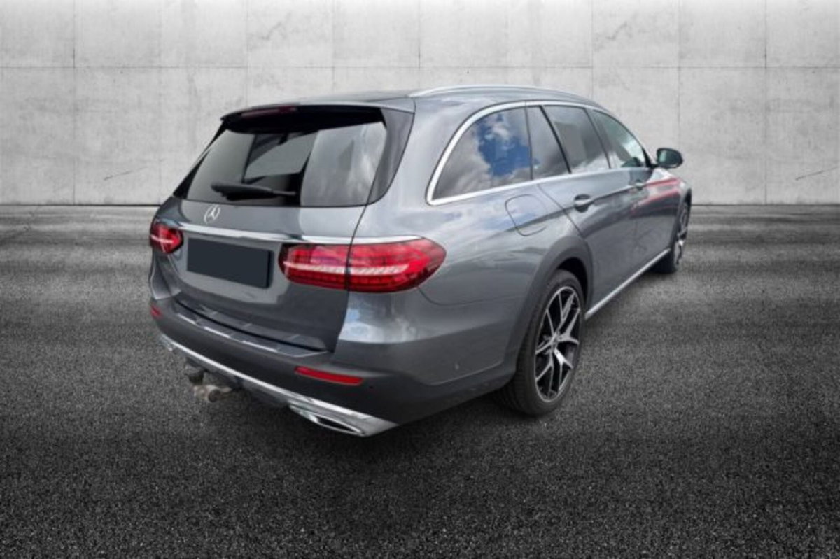 Mercedes-Benz Classe E Station Wagon 220 d Mild Hybrid 4Matic Auto Bus. Sp. All-Terrain (3)