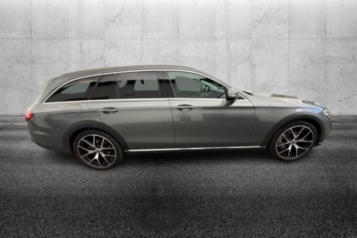 Mercedes-Benz Classe E Station Wagon 220 d Mild Hybrid 4Matic Auto Bus. Sp. All-Terrain (5)