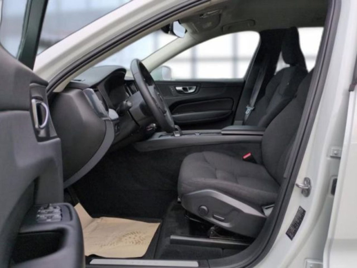 Volvo XC60 B4 (d) AWD Geartronic Momentum Pro (7)
