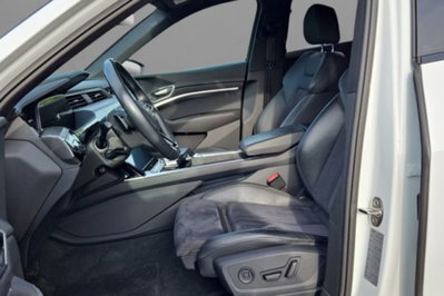 Audi Q8 Sportback 50 S line edition quattro (5)