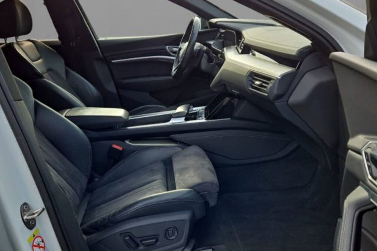 Audi Q8 Sportback 50 S line edition quattro (6)