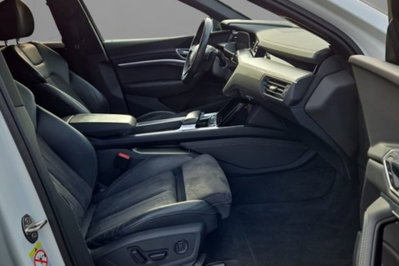 Audi Q8 Sportback 50 S line edition quattro (6)