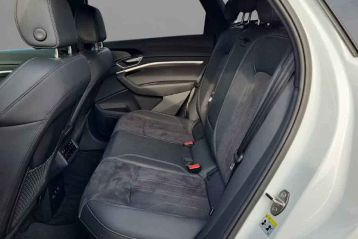 Audi Q8 Sportback 50 S line edition quattro (7)