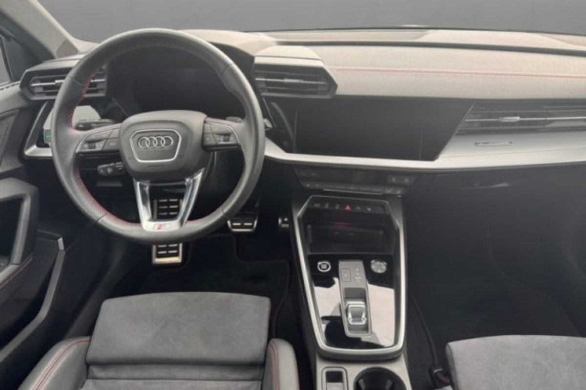 Audi A3 Sportback 40 TFSI quattro S tronic S line edition (6)