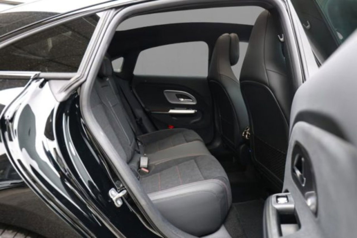 Mercedes-Benz CLA 180 Advanced Plus auto (5)