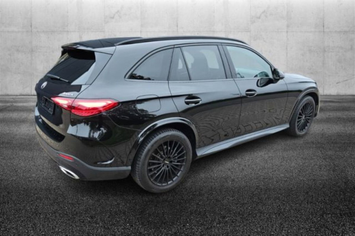 Mercedes-Benz GLC SUV 300 d AMG Line Premium Plus 4matic auto (3)