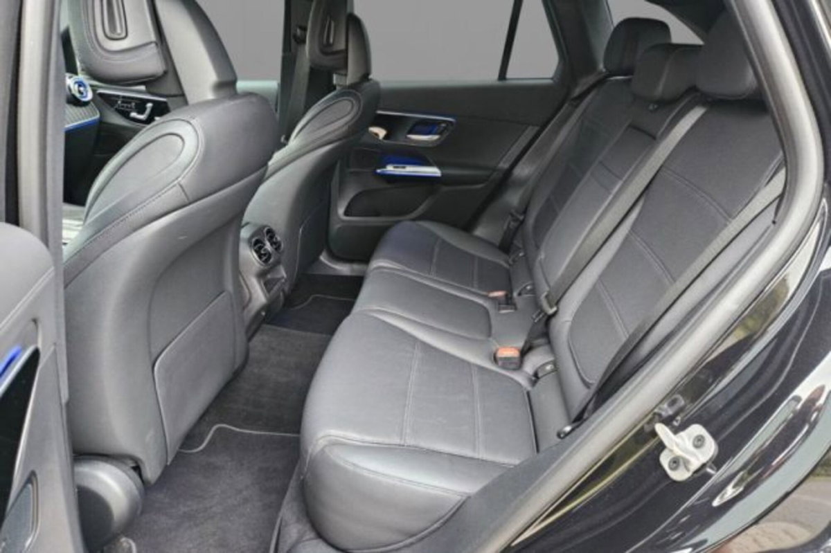 Mercedes-Benz GLC SUV 300 d AMG Line Premium Plus 4matic auto (7)