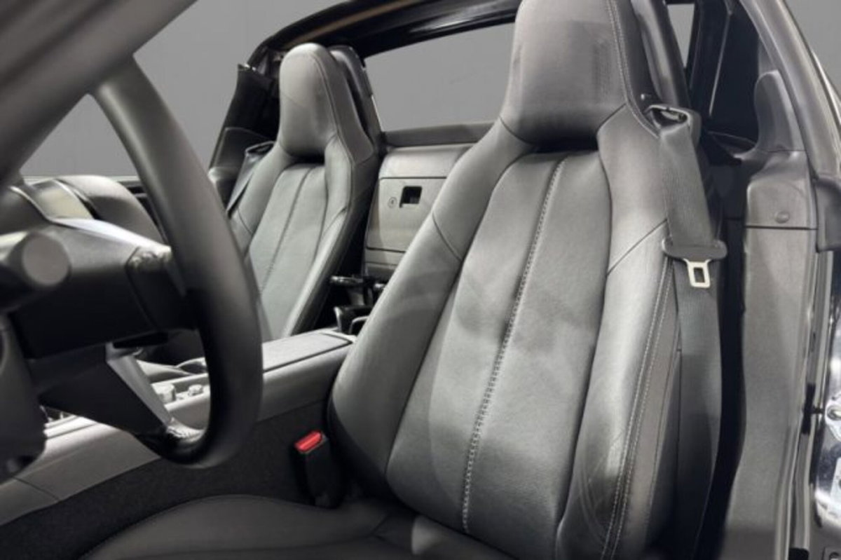 Mazda MX-5 2.0L Skyactiv-G RF Exceed (6)