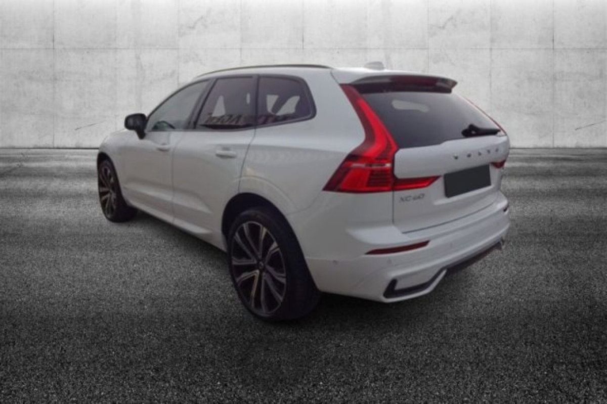 Volvo XC60 T6 Recharge AWD Plug-in Hybrid R-design (4)