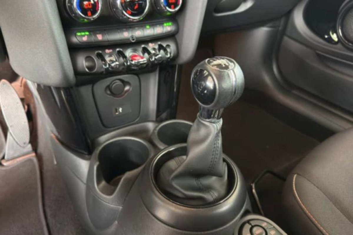 MINI Mini 1.5 Cooper Essential (8)