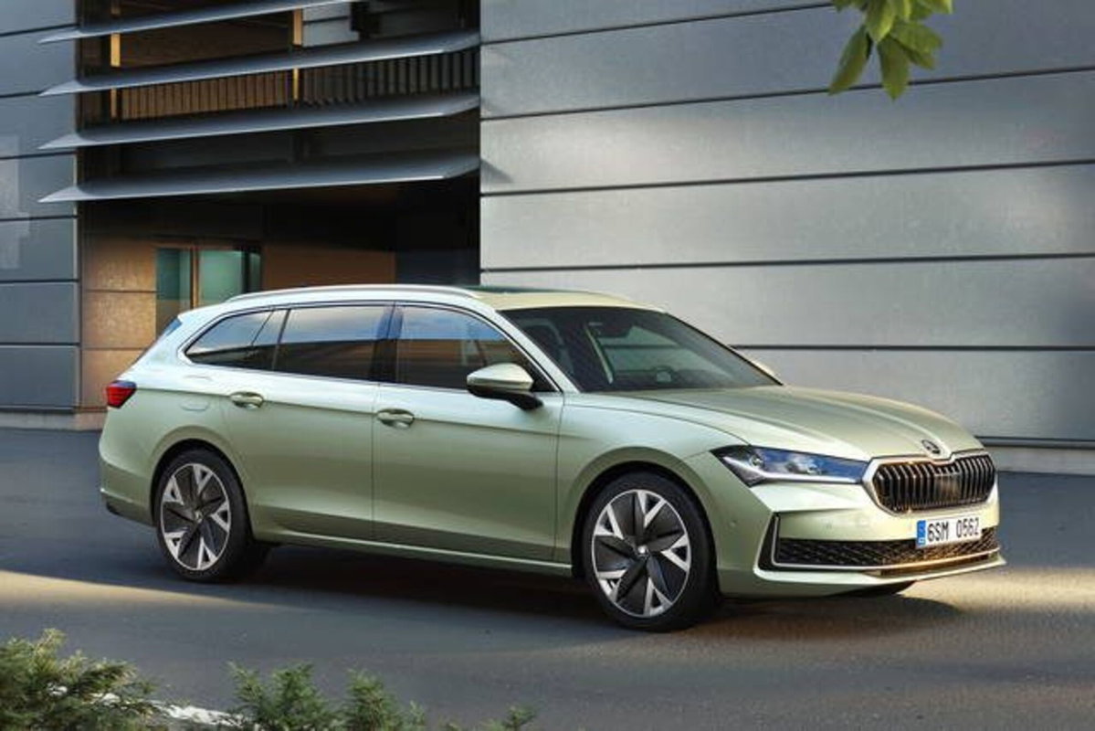 Skoda Superb Station Wagon 1.5 TSI ACT DSG Wagon SportLine (3)