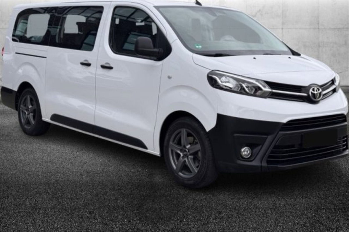 Toyota Proace Verso Verso 2.0D 150 CV L2 D Executive (2)
