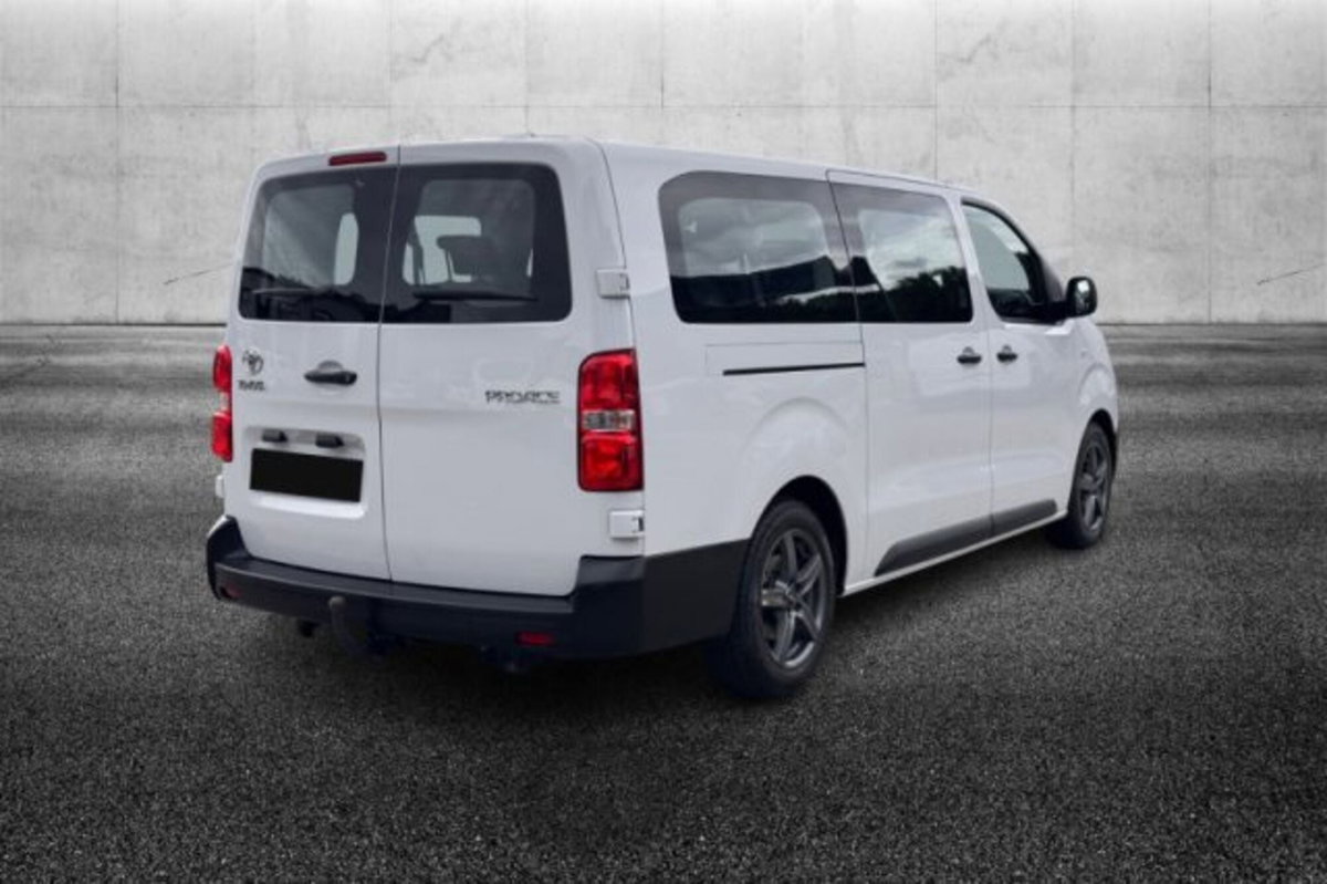 Toyota Proace Verso Verso 2.0D 150 CV L2 D Executive (4)