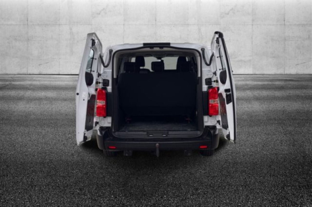 Toyota Proace Verso Verso 2.0D 150 CV L2 D Executive (5)