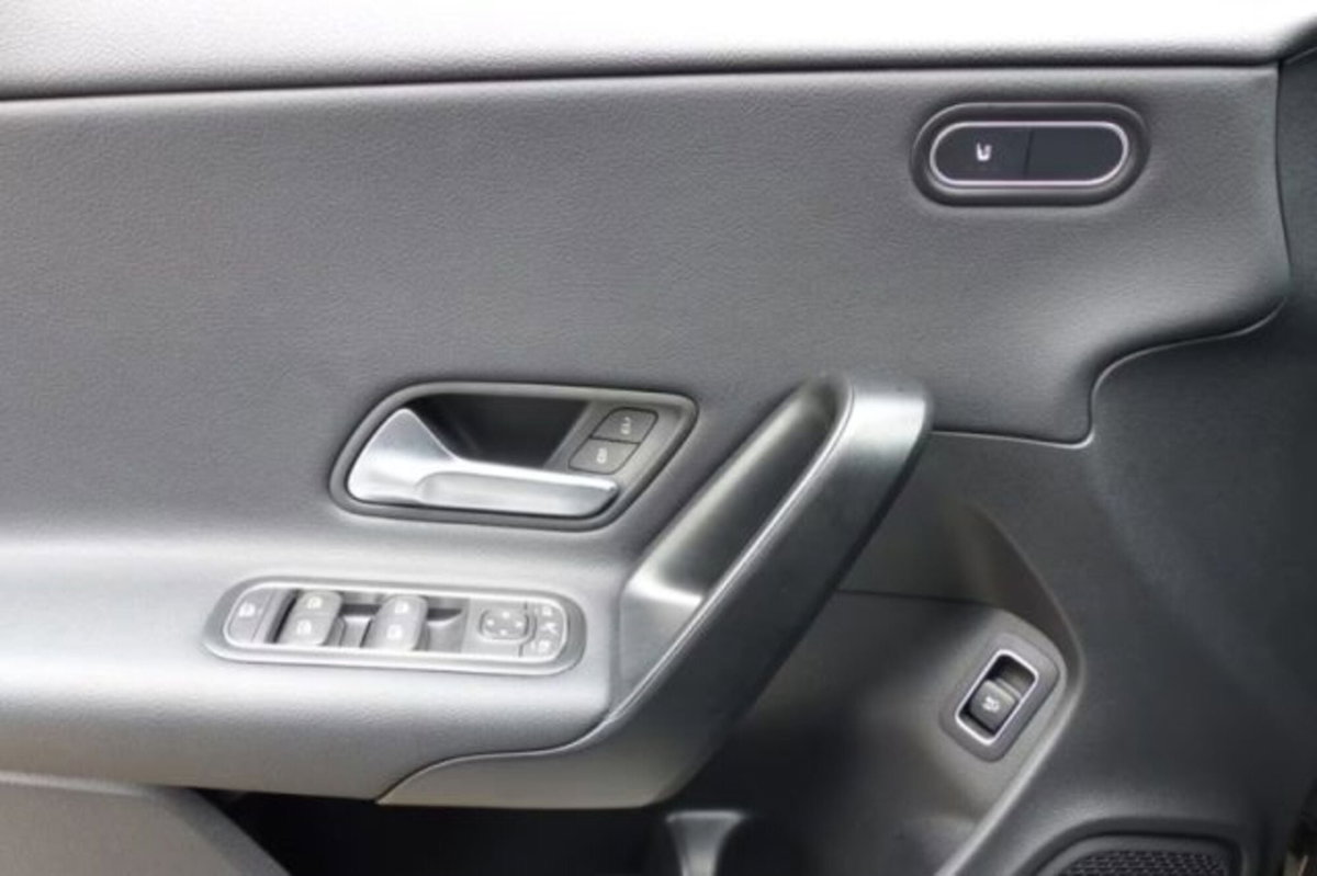 Mercedes-Benz CLA Shooting Brake 180 Progressive Advanced auto (8)